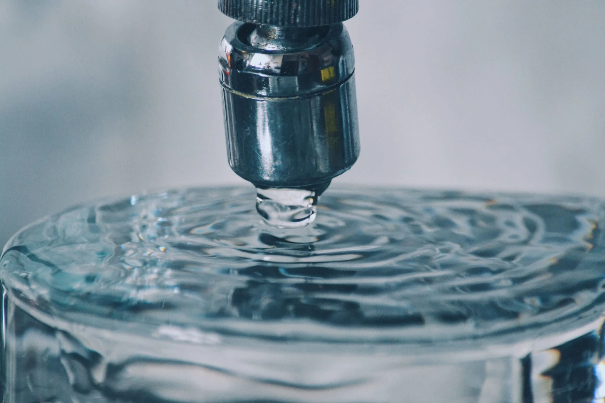 cal agua desventajas